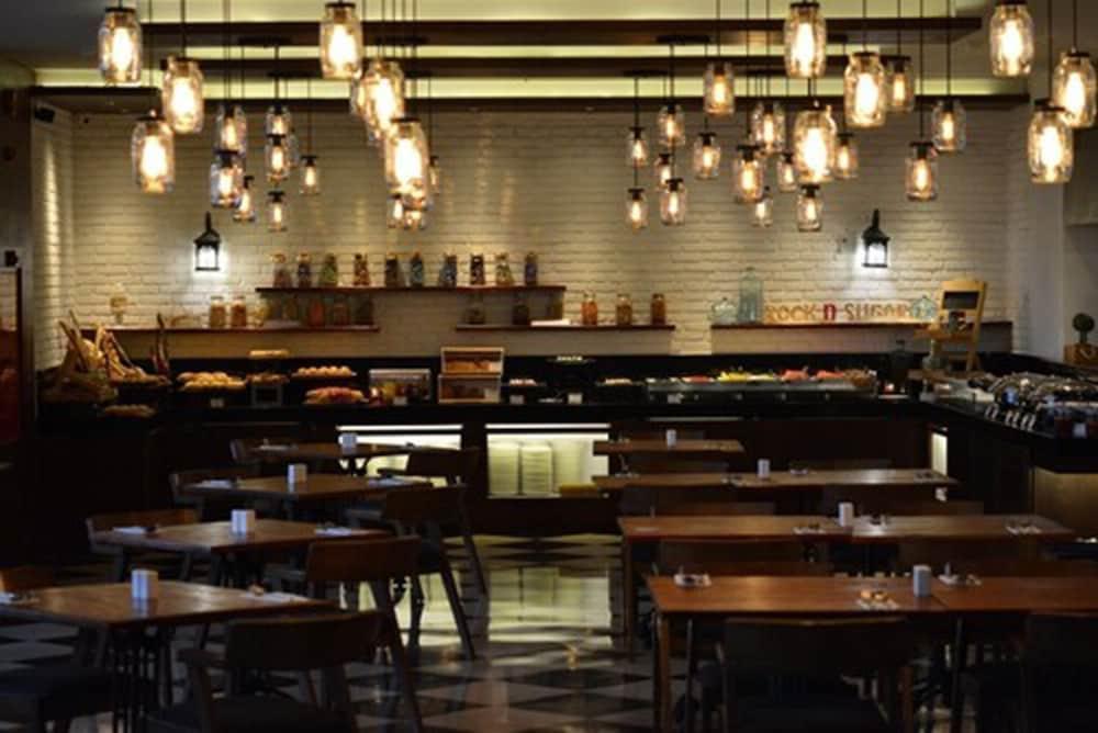 Luminor Hotel Jemursari By Wh With The Best Breakfast In Town And Located Near Surabaya Industrial Estate Rungkut Sier Eksteriør billede