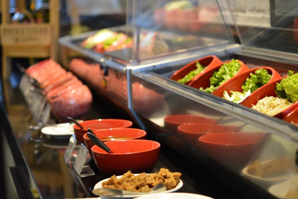 Luminor Hotel Jemursari By Wh With The Best Breakfast In Town And Located Near Surabaya Industrial Estate Rungkut Sier Eksteriør billede
