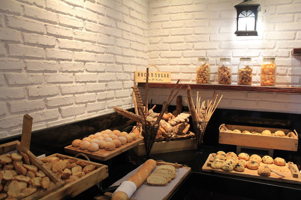 Luminor Hotel Jemursari By Wh With The Best Breakfast In Town And Located Near Surabaya Industrial Estate Rungkut Sier Eksteriør billede